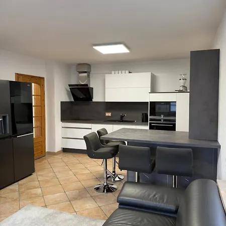 Moderne Monteurwohnung Mit Terrasse 